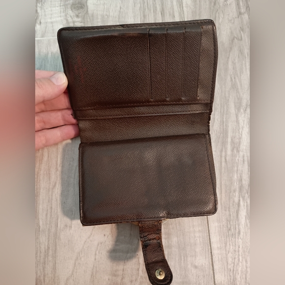 Louis Vuitton Damier Kiss-lock Wallet - Picture 10 of 13